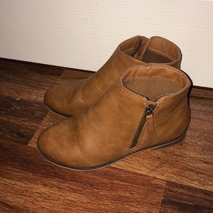 Cat & Jack girls brown boots